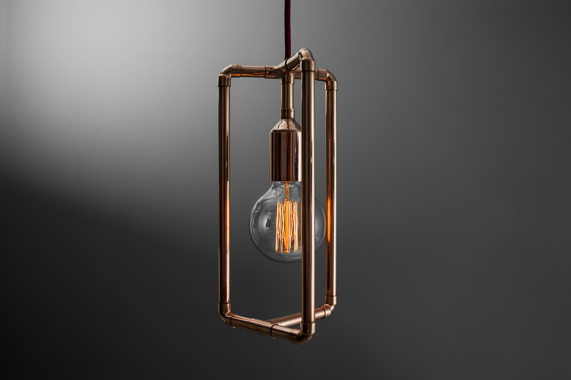 Industrial design pendant lamp in copper or brass with Edison bulb